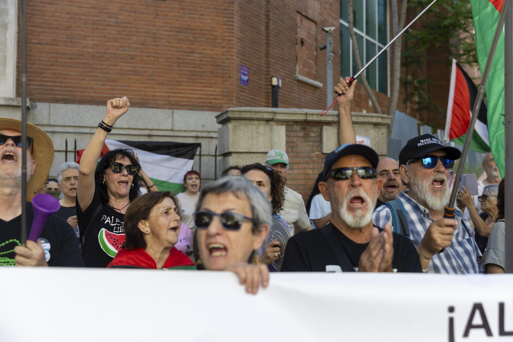 Cacerolada frente a la Embajada de  Israel - 4